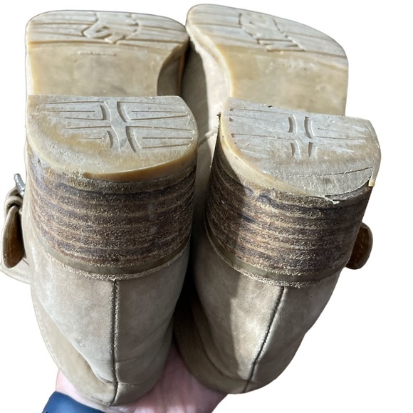 Stuart Weitzman Beige Ankle Booties - Picture 6 of 9